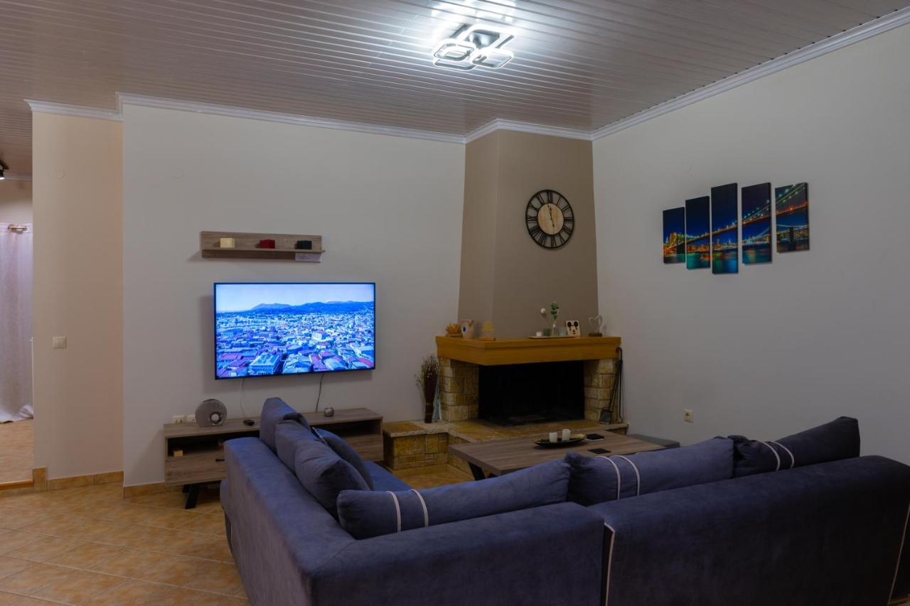 G.R Luxury Apartment Kalligoni Екстер'єр фото
